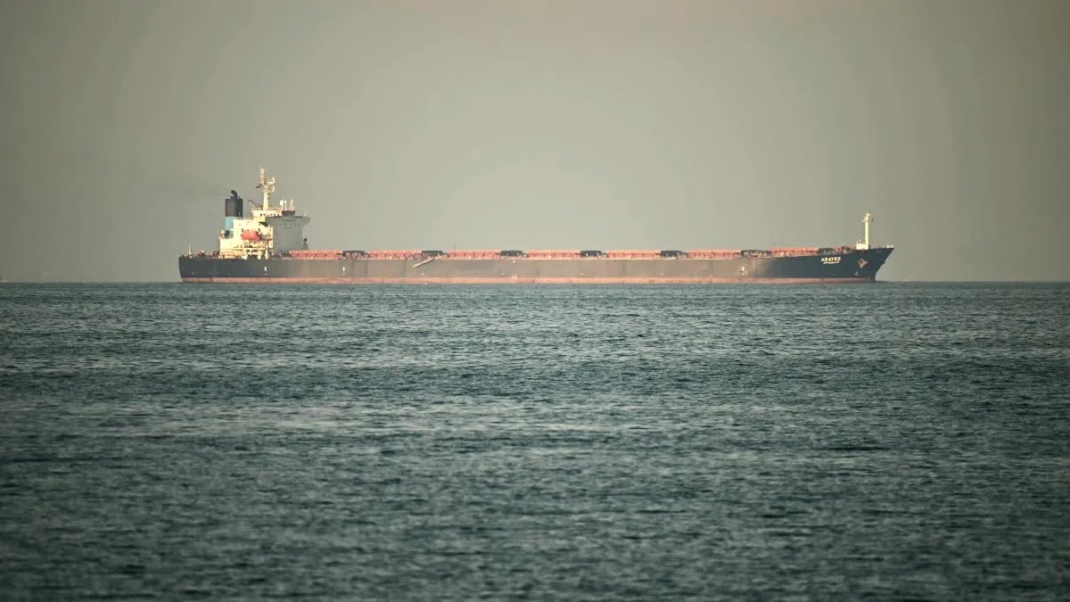 Indian oil to get safe passage through Strait of Hormuz after Jaishankar’s call with Iran’s Araghchi